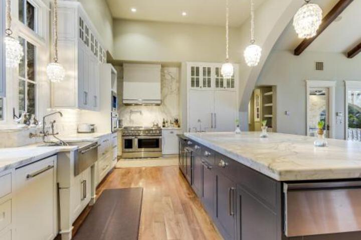 The Canyon View Estate Home in Austin, TX