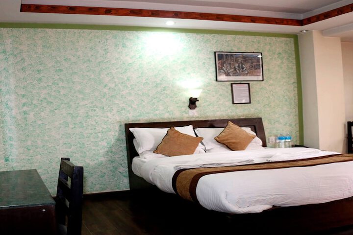 Room 4 of 11