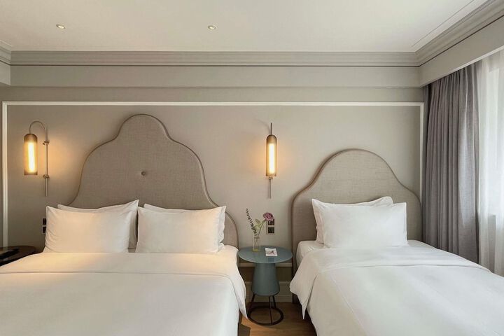 Room 40 of 87