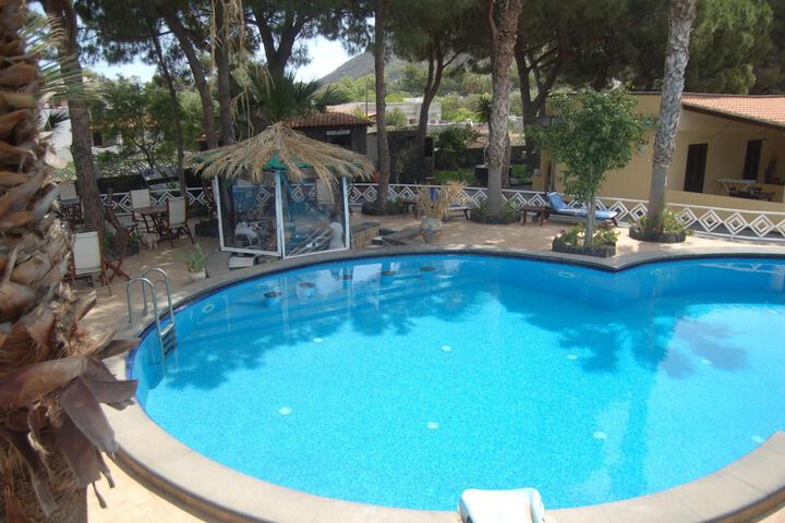 Pools & Facilities