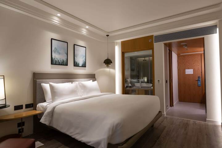 Room 11 of 75