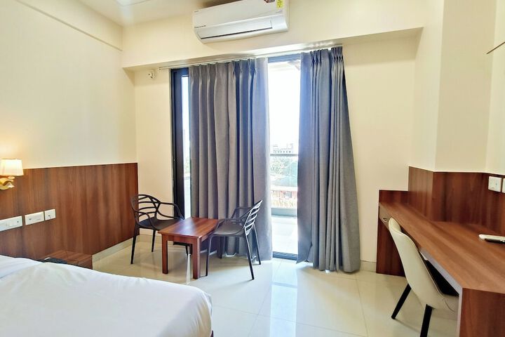Room 2 of 16
