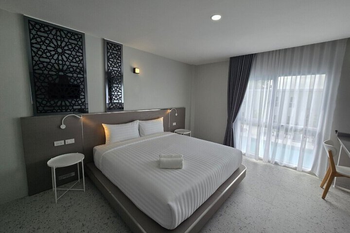 Room 32 of 85