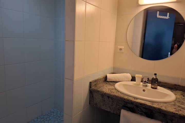 Room 14 of 20