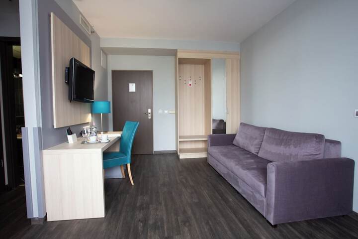 Room 42 of 138