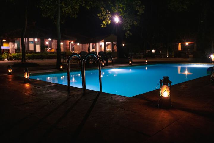 Hotel with Pool