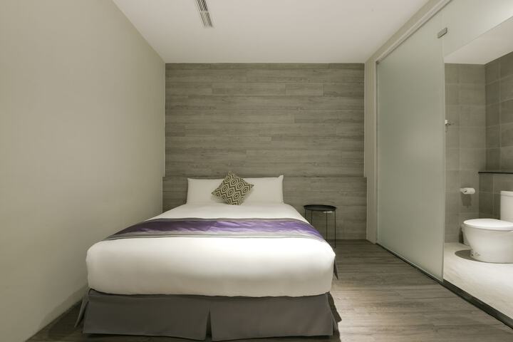 Room 21 of 51
