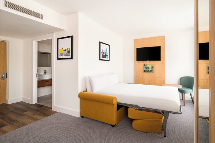 Room 53 of 130