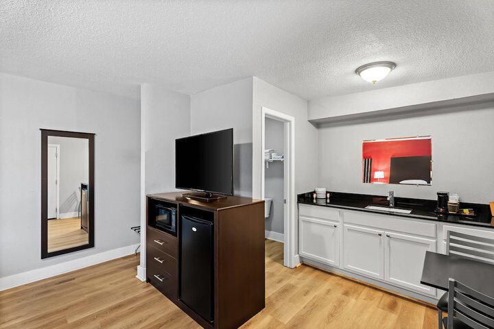Room 20 of 37