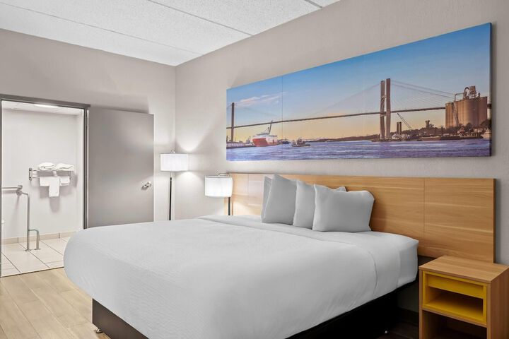 Room 17 of 46