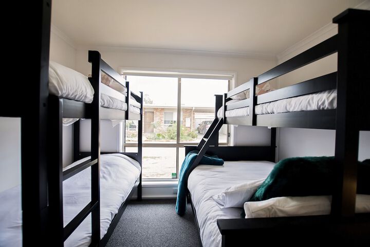 Room 4 of 33