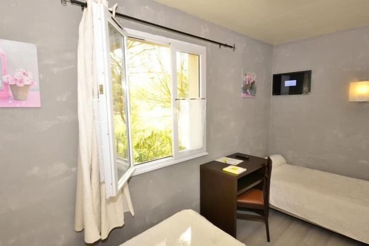 Room 7 of 25