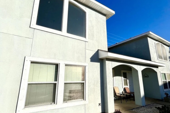 Exterior of New Owner! 3 Bed 2.5 Bath Townhouse, Close To Whitecap Beach 3 Bedroom Townhouse by Redawning