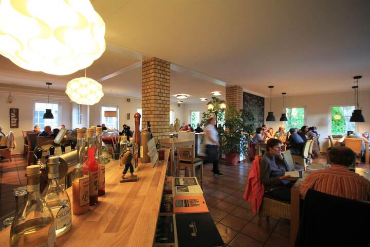 Dining 71 of 92