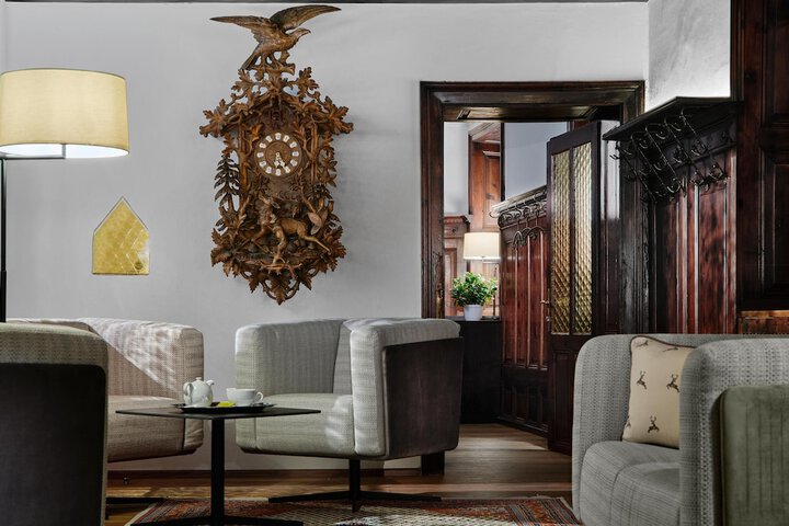 Entrance & Lobby