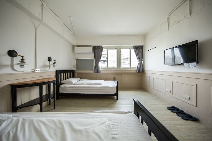 Room 4 of 101