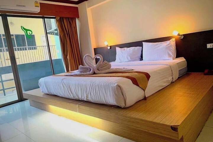 Room 8 of 35