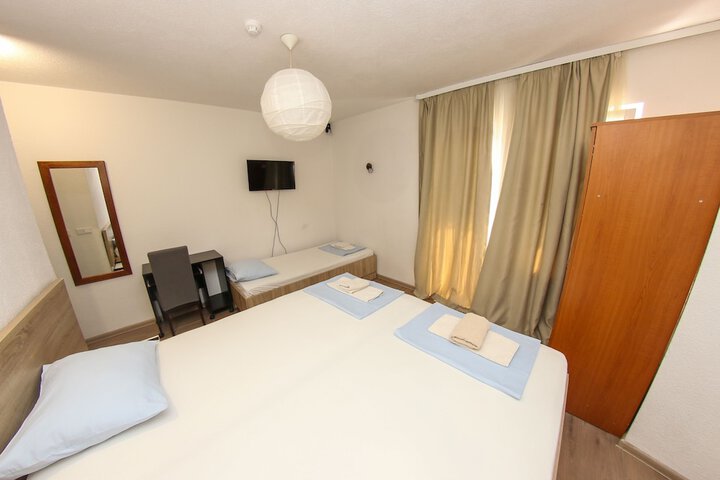 Room 34 of 73