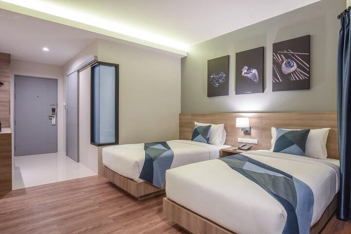 Room 6 of 38