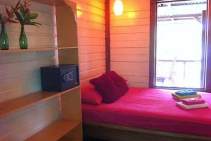 Room 12 of 18