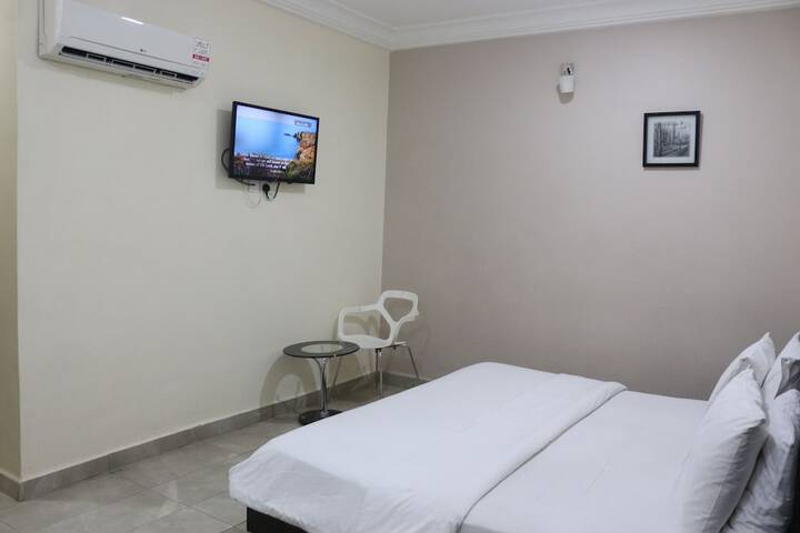 Room 8 of 21