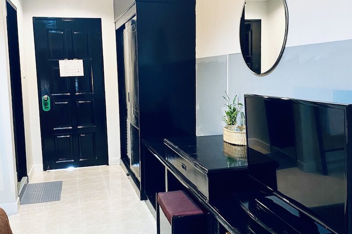 Room 15 of 63