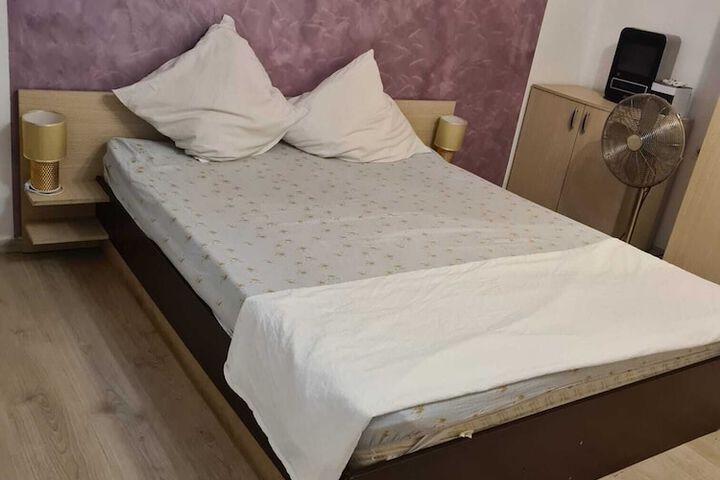 Room 46 of 230