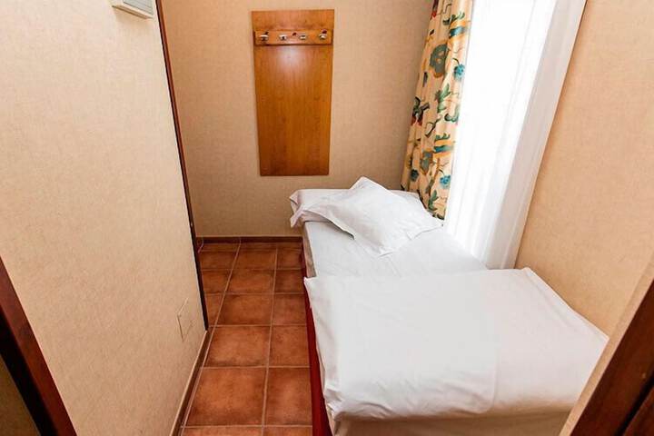 Room 30 of 91