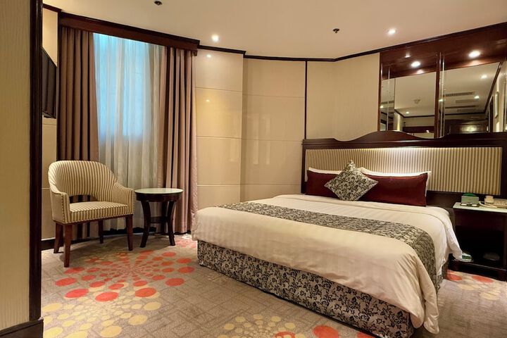 Room 16 of 46
