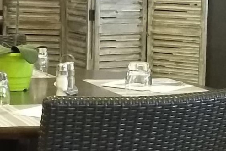 Dining 40 of 72