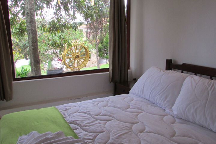 Room 12 of 102
