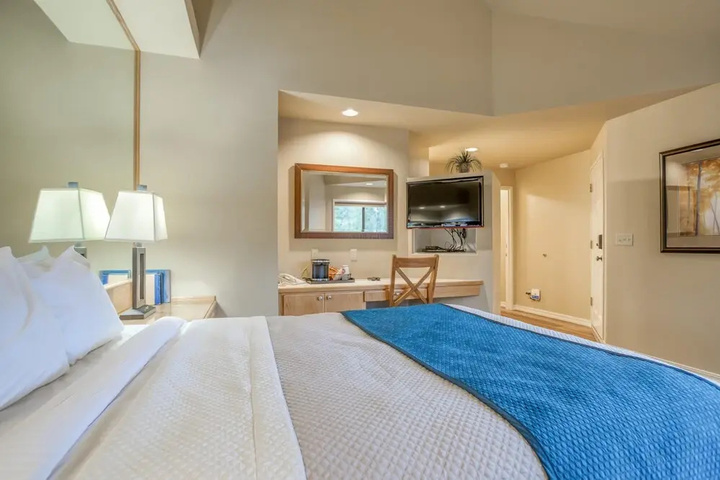 Room 5 of 14