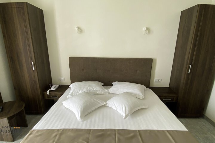 Room 15 of 44