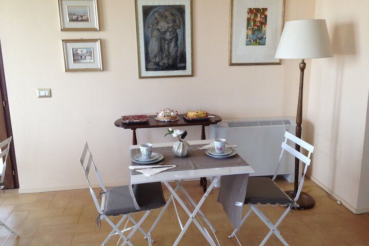 Breakfast/Coffee Service 26 of 36