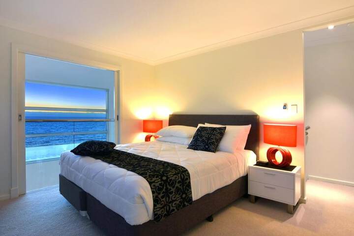 Room 5 of 38