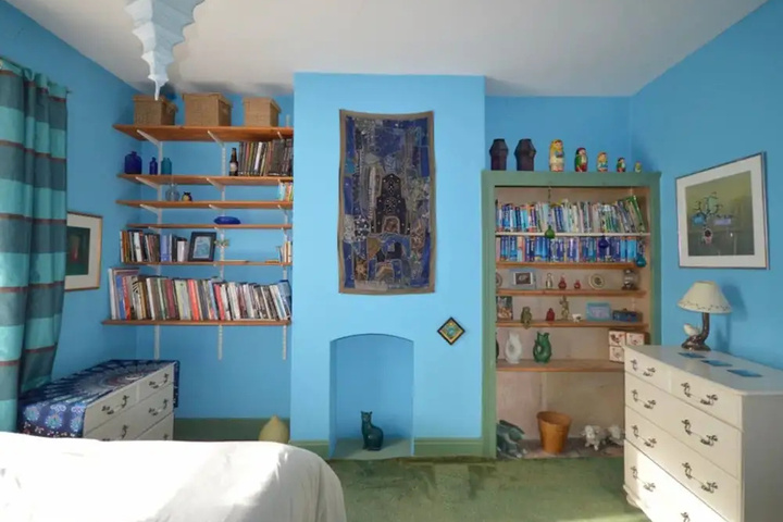 Room 3 of 16