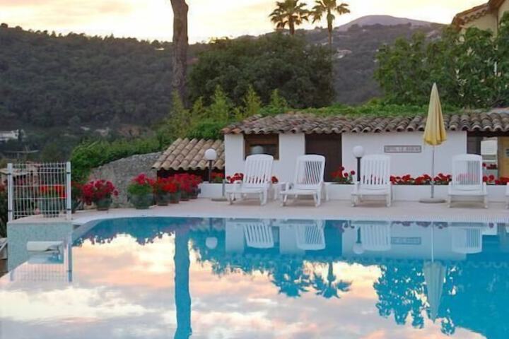 Pools & Facilities