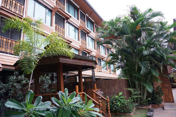 Hotel Exterior 48 of 51