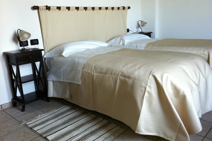Room 3 of 16