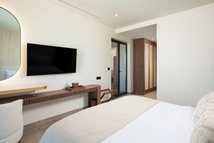 Room 27 of 90