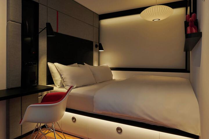 Room 27 of 60