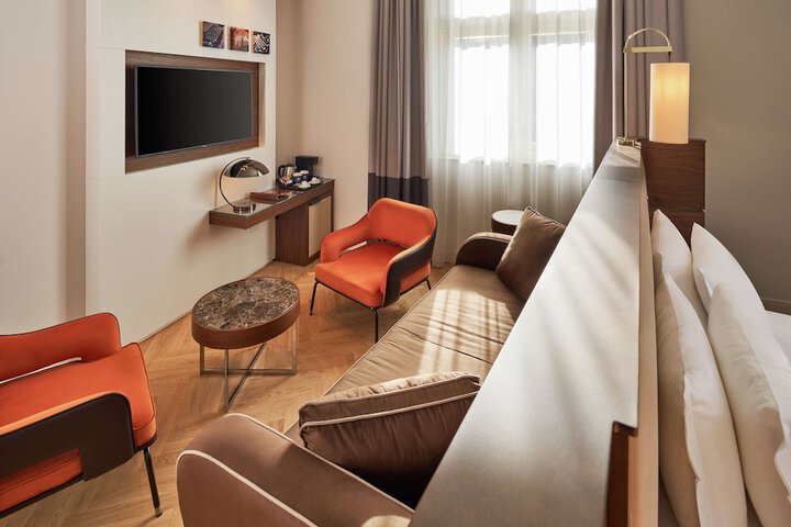 Room 47 of 163
