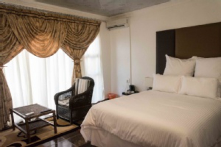 Room 92 of 108