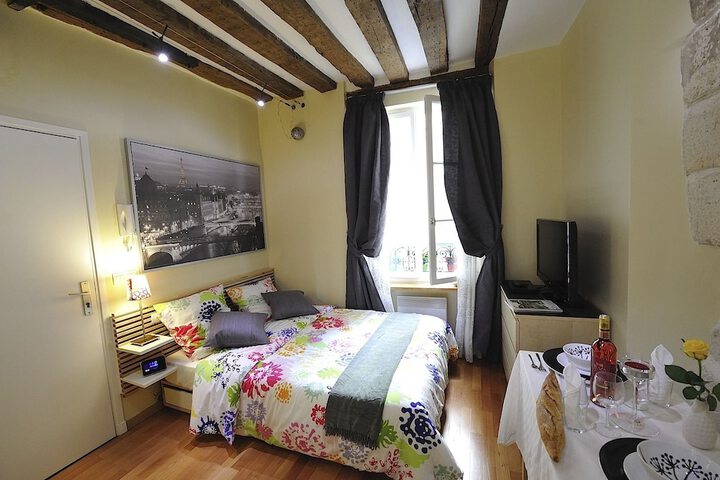 Room 392 of 648
