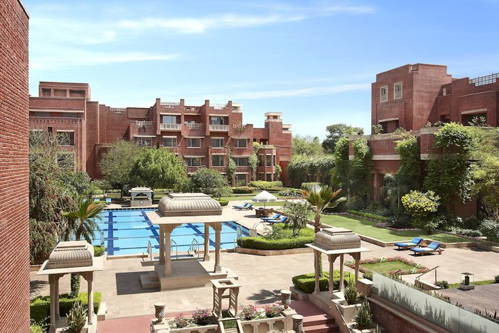 Pool Hotel