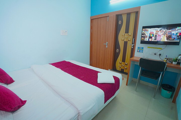 Room 4 of 18