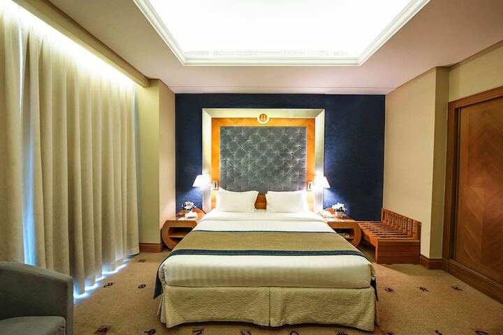 Room 18 of 67