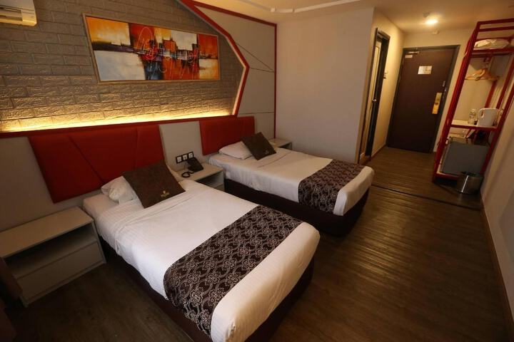 Room 29 of 36