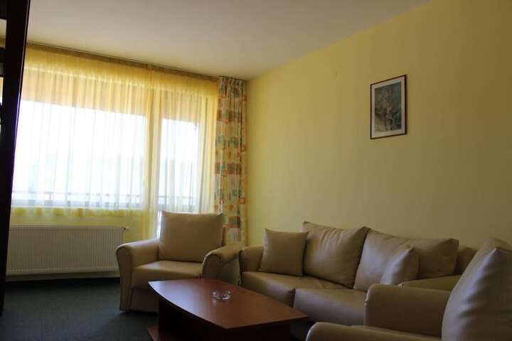 Room 25 of 61