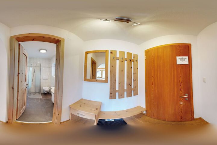 Room 16 of 46